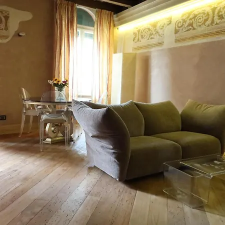 Luxury Flats Piazza Erbe, Floor 3 Апартаменты *